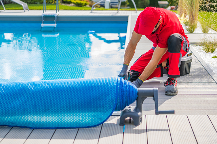 DIY vs. Professional Swimming Pool Repairs in Dubai: What You Need to Know