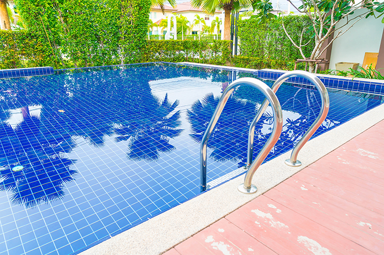 Eco-Friendly Swimming Pool Maintenance: Sustainable Practices for a Green Pool in Dubai